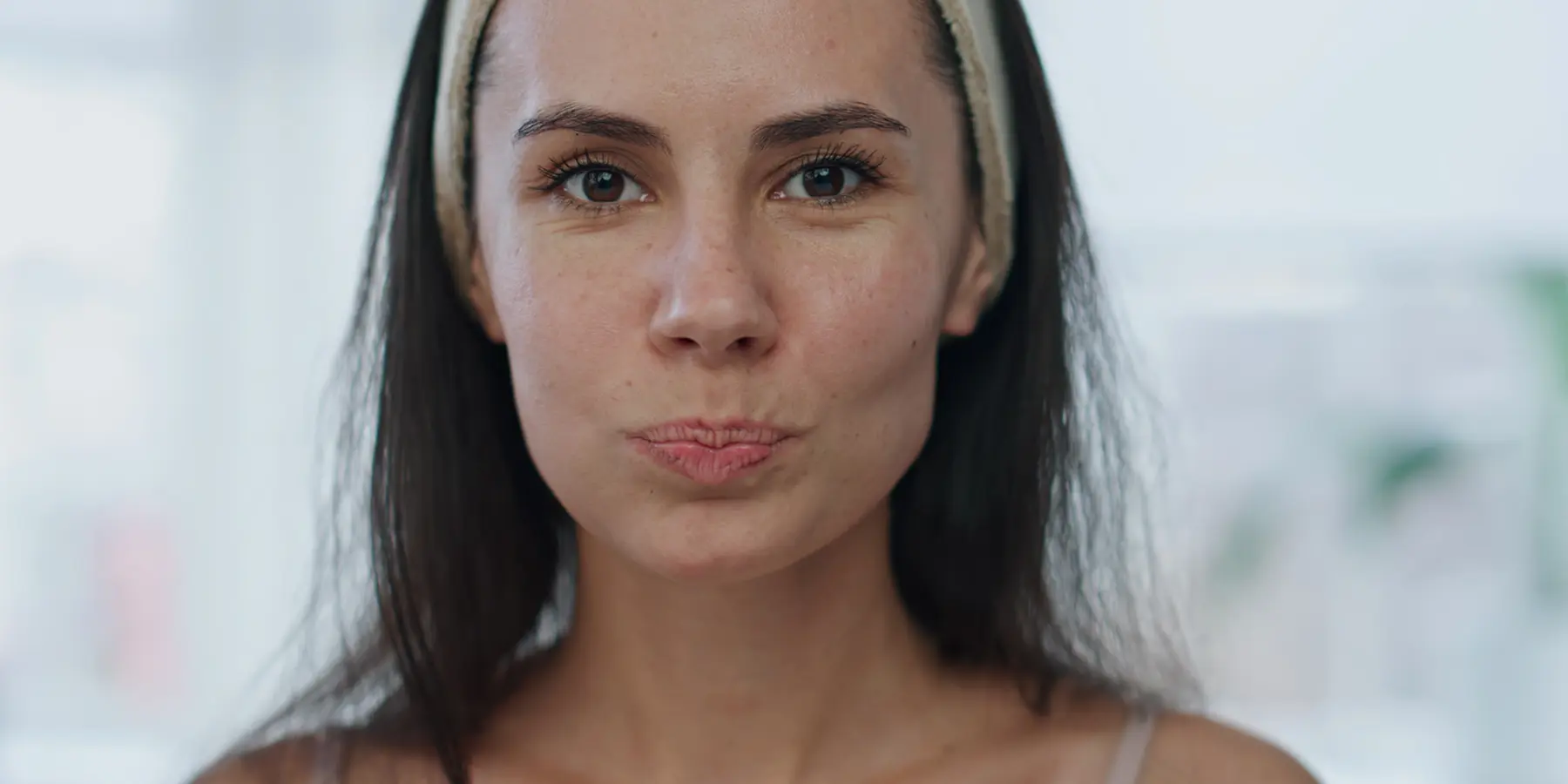 Food Stuck in a Wisdom Tooth Hole? Here's What You Need to Know